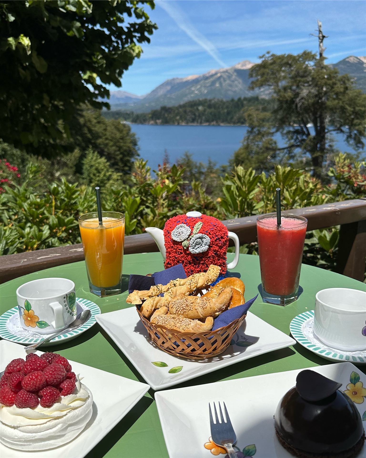 Merienda con vista al lago